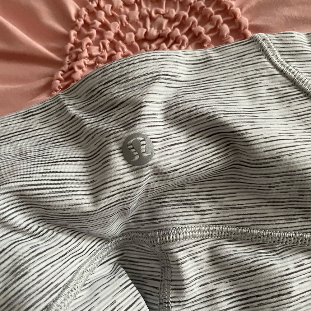 Lululemon size 8 soulcycle crop leggings